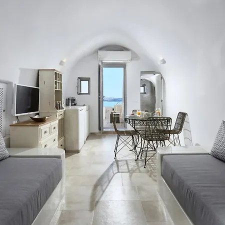 Elegant Santorini House 1 Bedroom Caldera View-outdoor Hot Vila